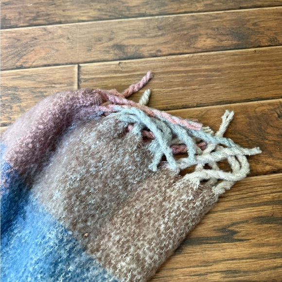 Multicolor Patchwork Scarf - Picture 2 of 4